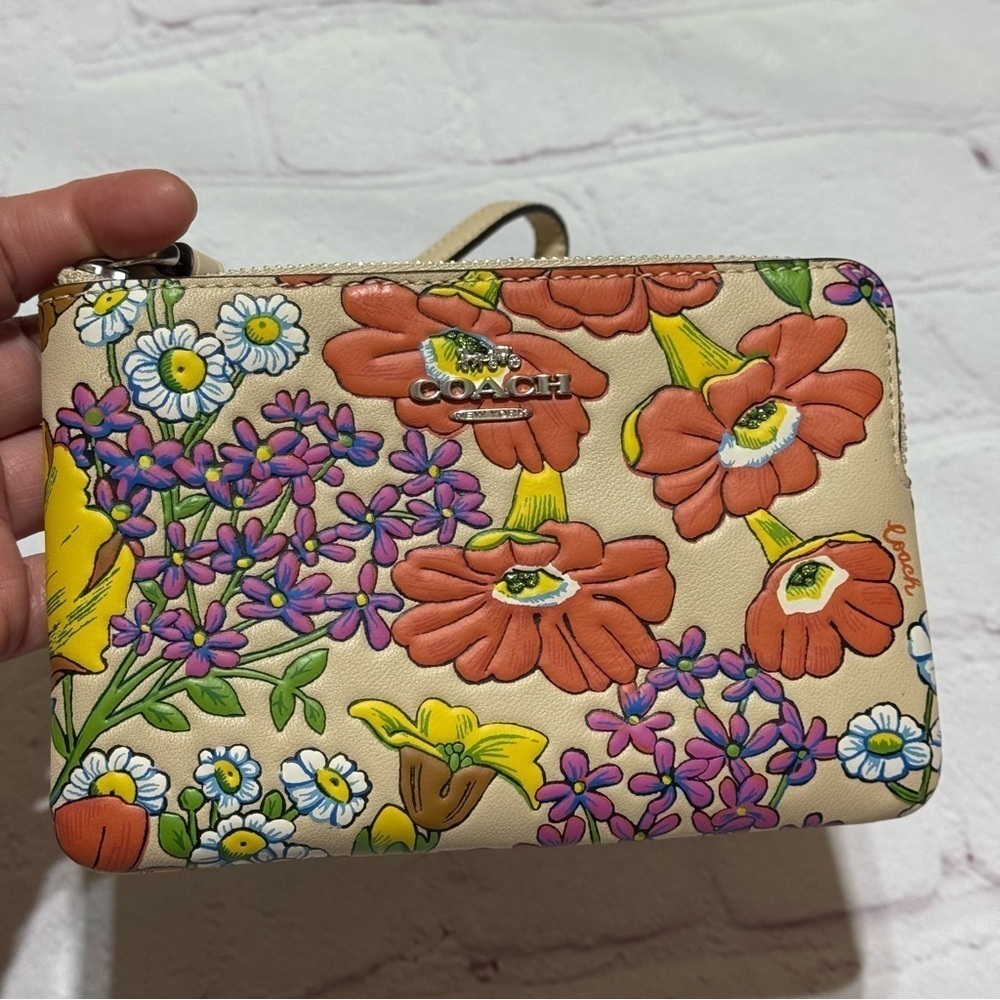 COACH Corner Zip Wristlet In Brown Signature Canvas With Wildflower Print NWT - Picture 8 of 14